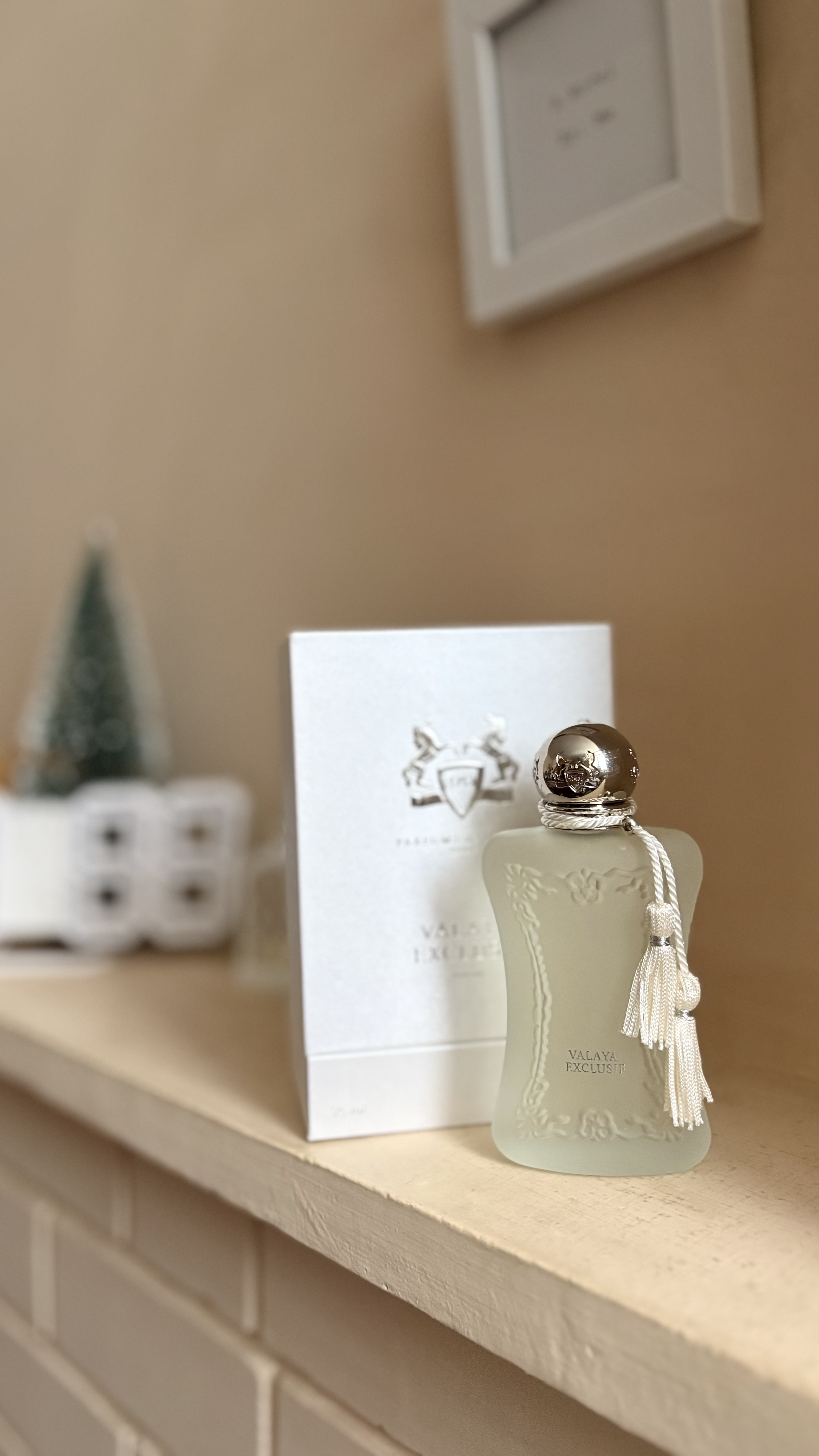 عطر والایا اکسکلوسیف زنانه