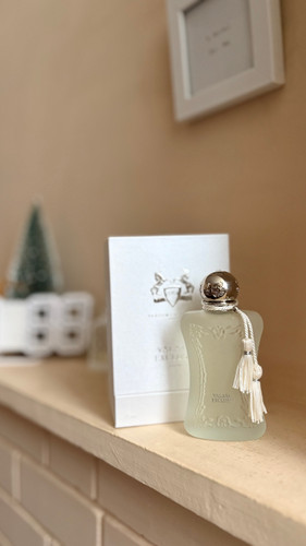 عطر والایا اکسکلوسیف زنانه